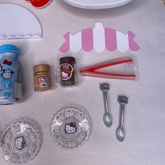 Miniverse Hello Kitty Cappuccino - Picture 5 of 7